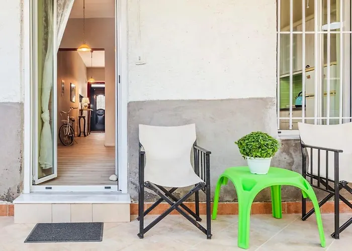 Kalamata Rose Nest - Urban Comfy Escape
