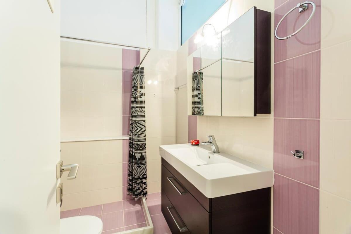 Rose Nest - Urban Comfy Escape Apartment *