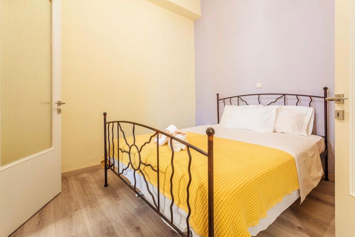 Rose Nest - Urban Comfy Escape Apartment Kalamata
