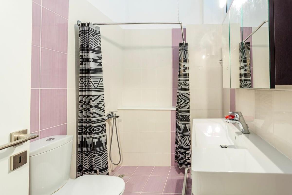 Rose Nest - Urban Comfy Escape * Kalamata