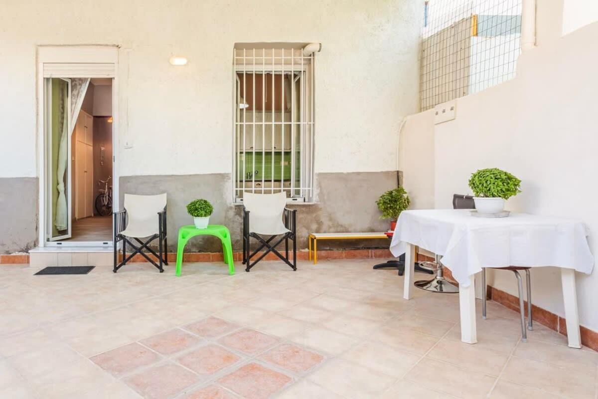 Rose Nest - Urban Comfy Escape Apartment Kalamata