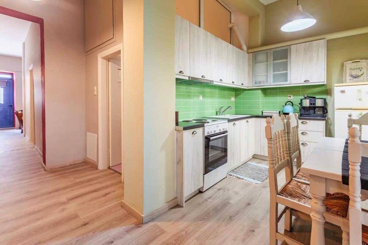 Rose Nest - Urban Comfy Escape Apartment