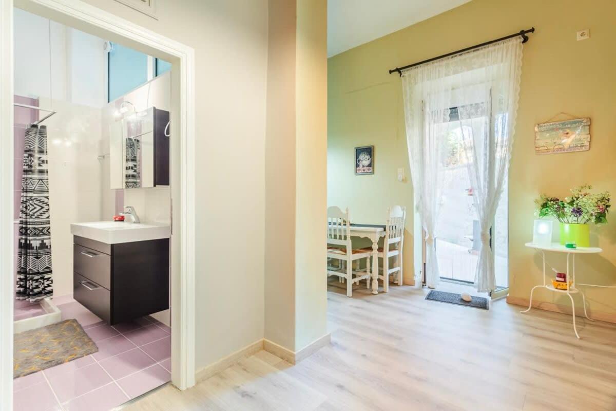Rose Nest - Urban Comfy Escape Kalamata